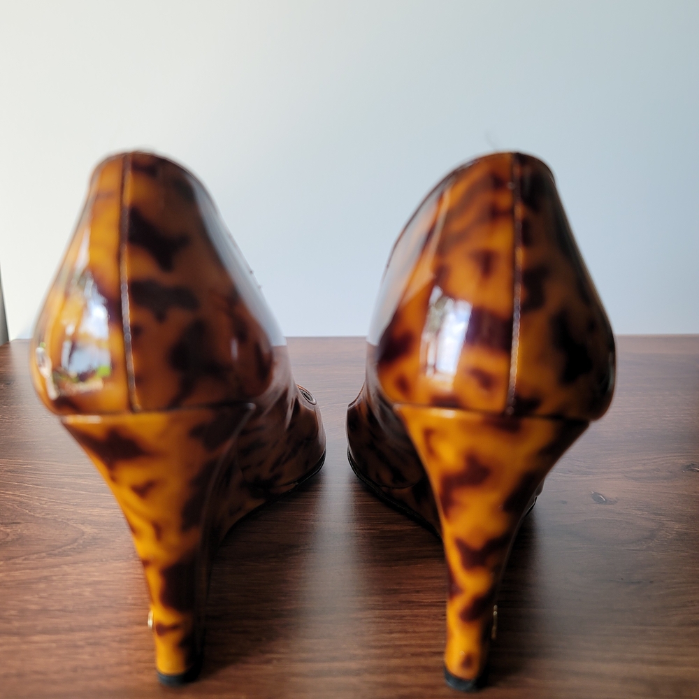 Gucci Women's Tortoiseshell Peep Toe Wedges - Picture 3 of 9